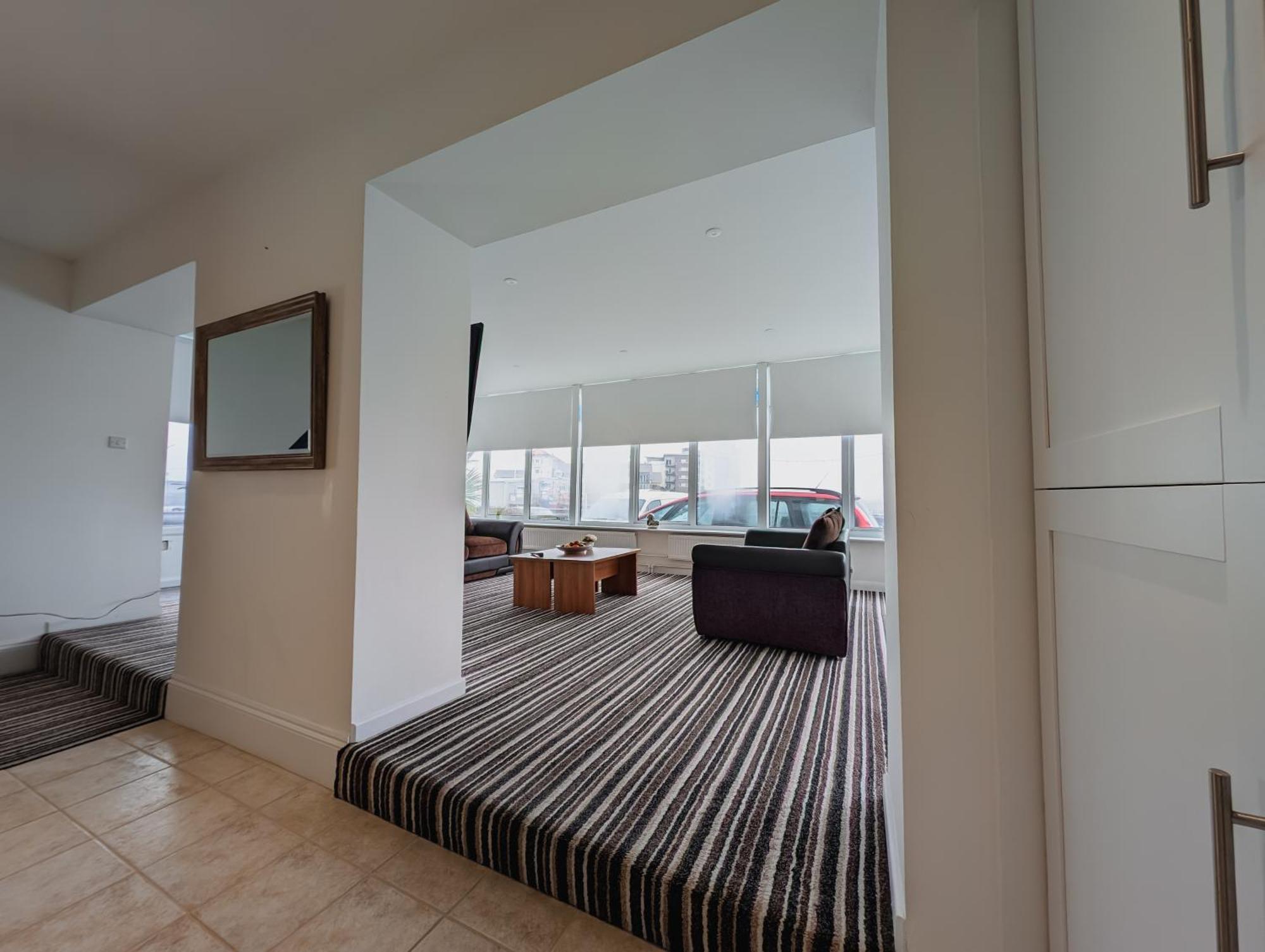Bay & Harbour Holiday Apartments & Rooms Only 웨스턴슈퍼매어 외부 사진
