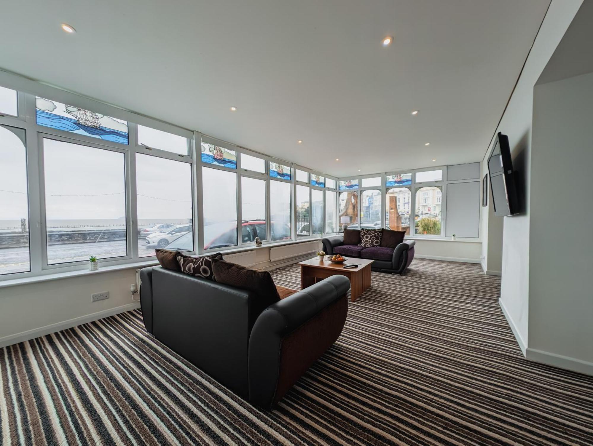 Bay & Harbour Holiday Apartments & Rooms Only 웨스턴슈퍼매어 외부 사진