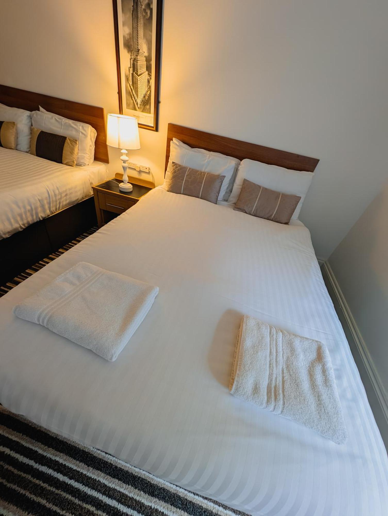 Bay & Harbour Holiday Apartments & Rooms Only 웨스턴슈퍼매어 외부 사진